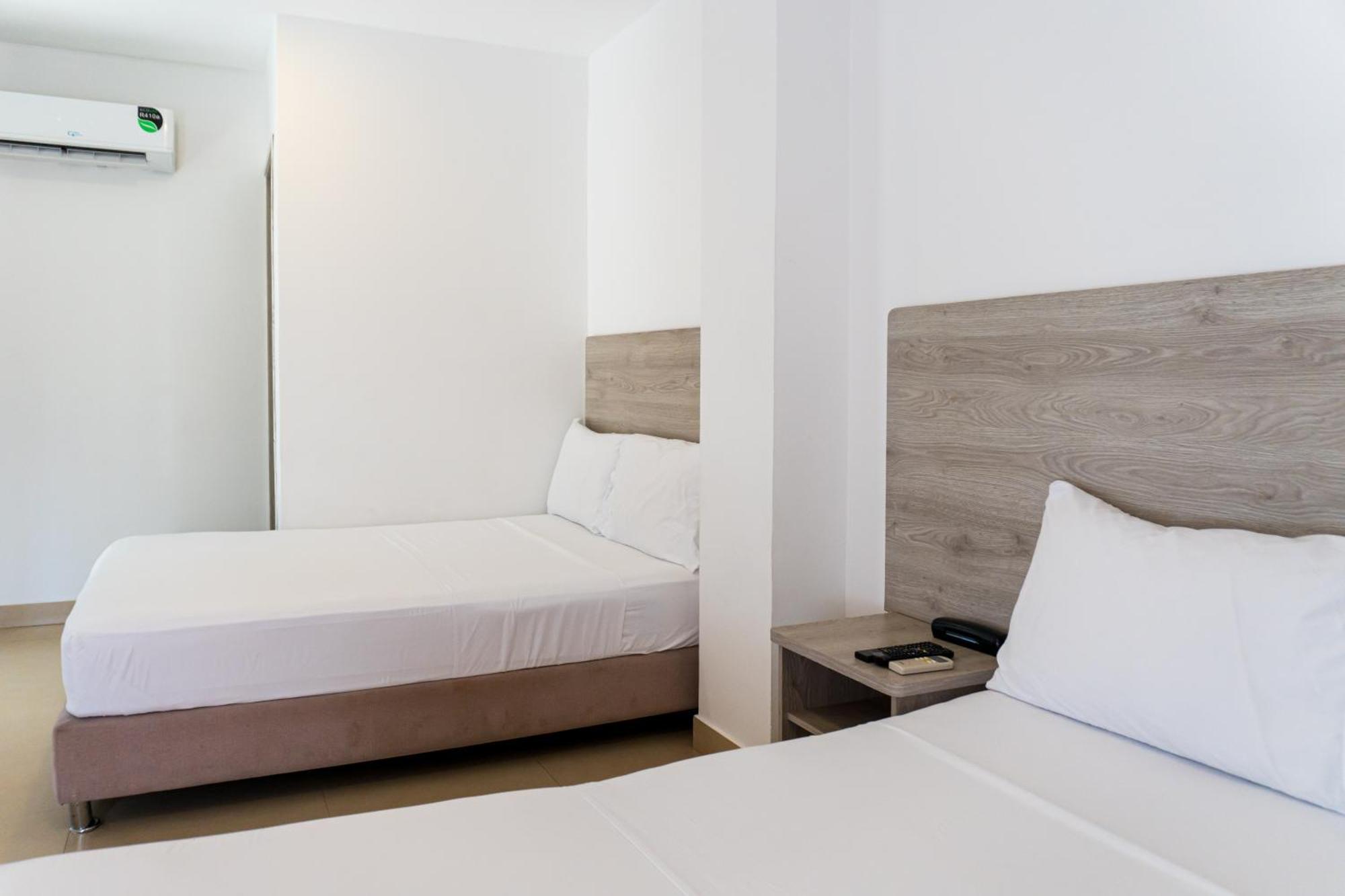Hotel Zamay Plus Санта Марта Екстериор снимка