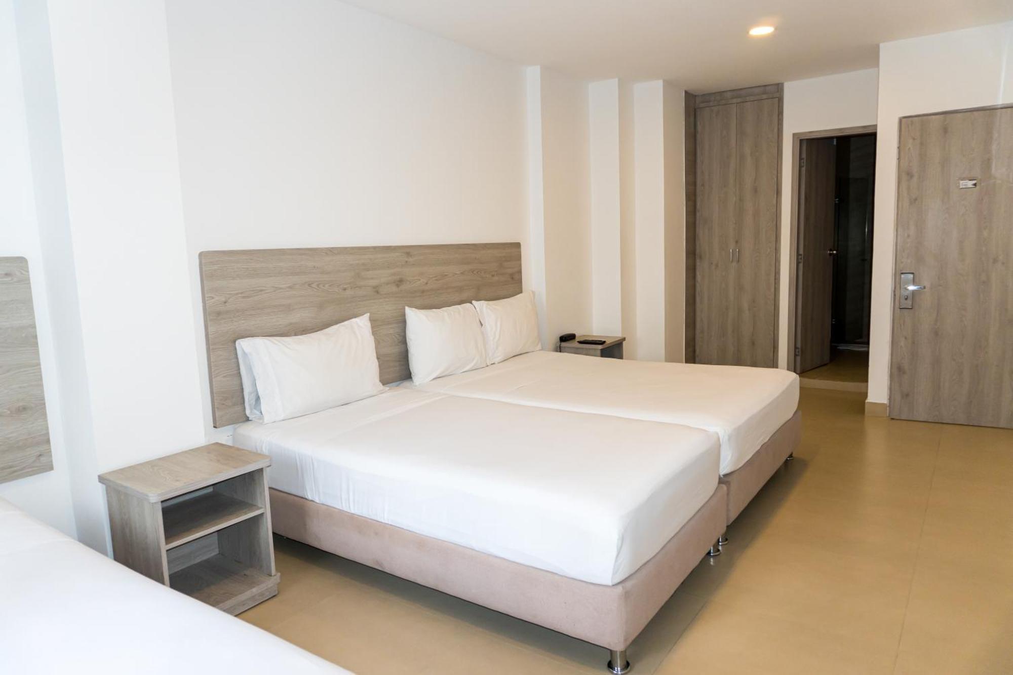 Hotel Zamay Plus Санта Марта Екстериор снимка