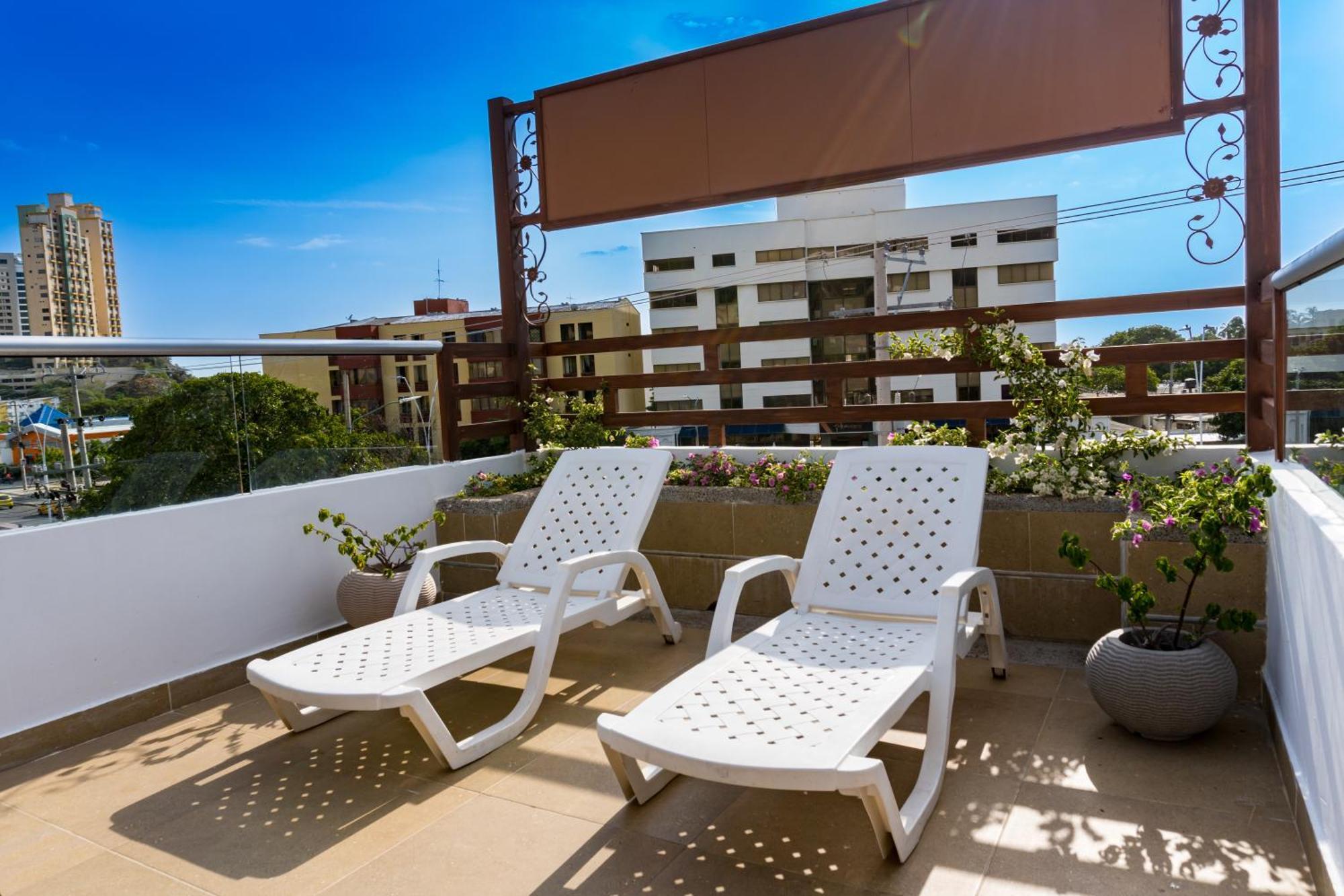 Hotel Zamay Plus Санта Марта Екстериор снимка