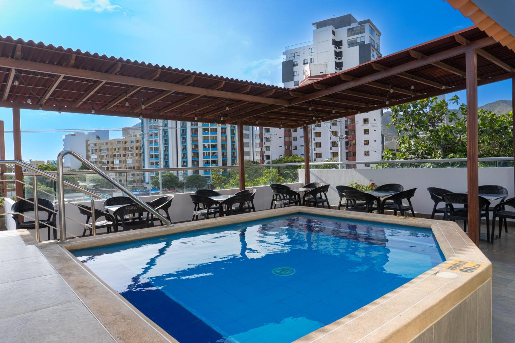 Hotel Zamay Plus Санта Марта Екстериор снимка