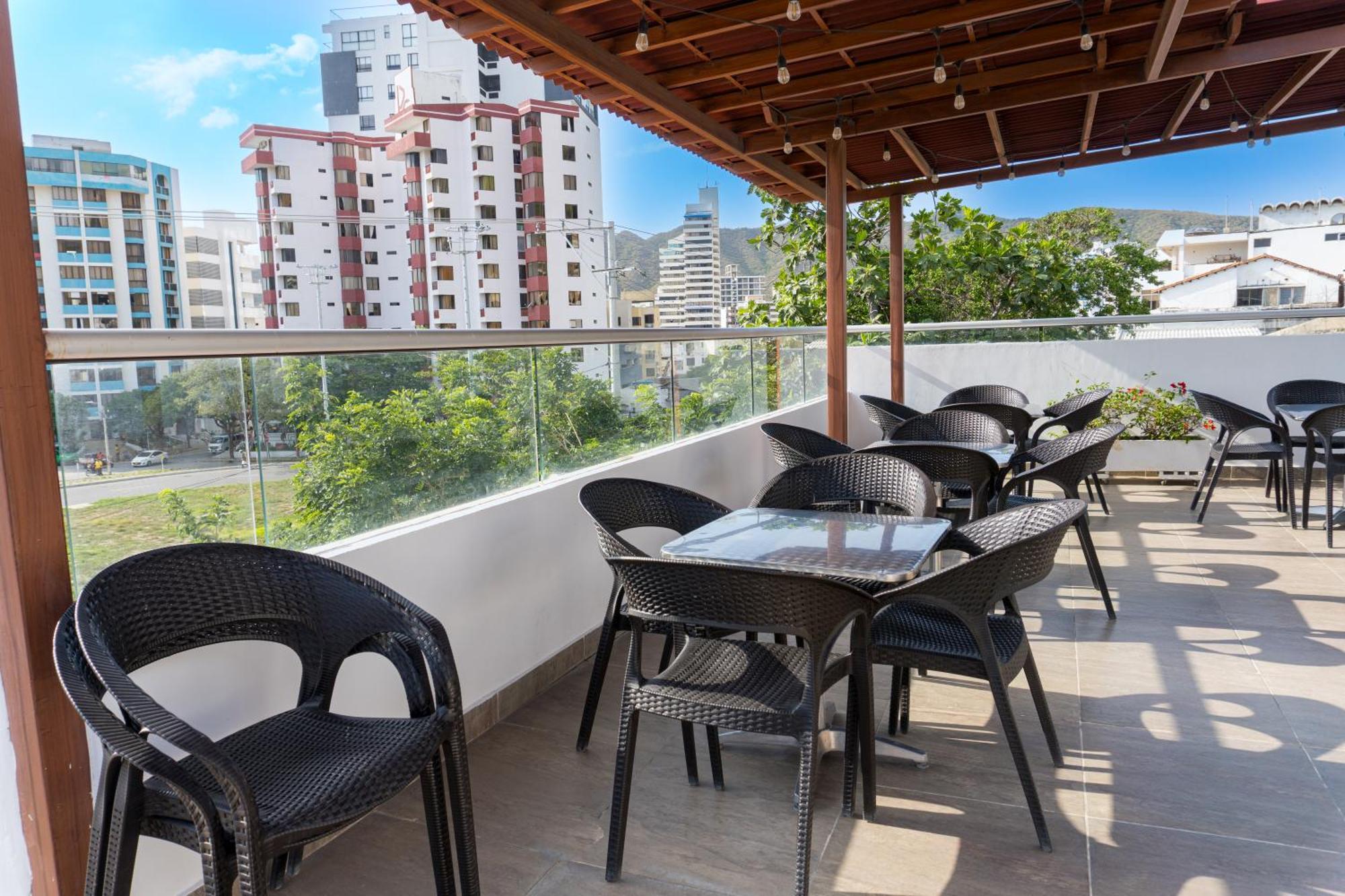 Hotel Zamay Plus Санта Марта Екстериор снимка
